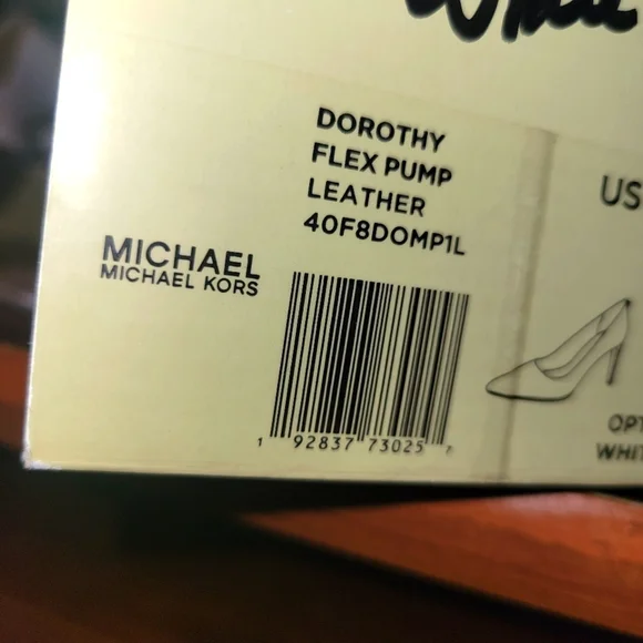 Michael Kors Classic White Heels 5" Heels. New In Box. - Picture 7 of 9